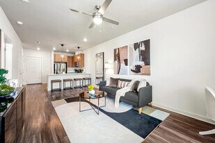 2048 Bolton Dr NW in Atlanta, GA - Building Photo