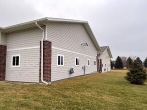 363 E Oak St in Oak Creek, WI - Building Photo - Building Photo