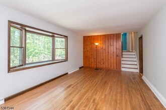 192 Woodland Ave in Ramsey, NJ - Building Photo - Building Photo