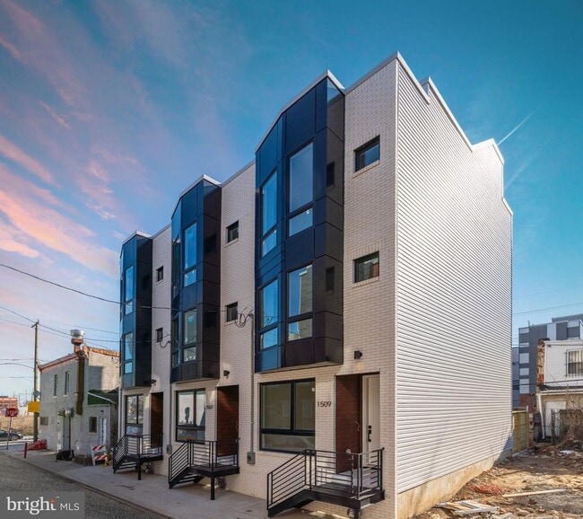 property at 1509 S Bambrey St