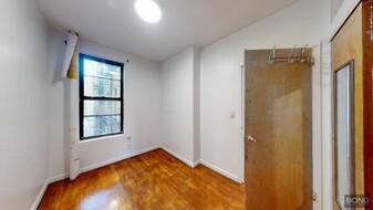 165 Mulberry St in New York, NY - Building Photo - Building Photo