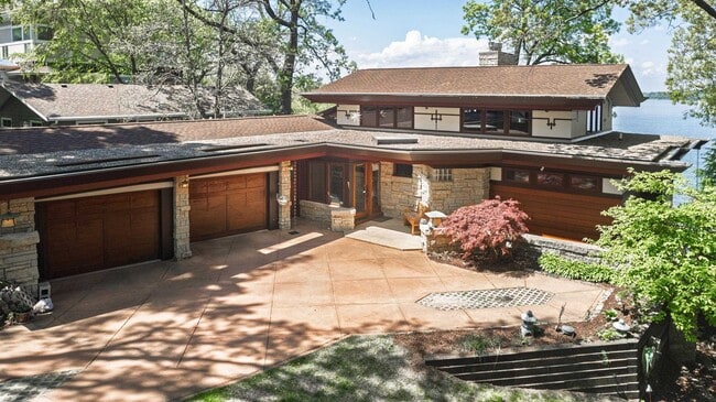 5030 Lake Mendota Dr in Madison, WI - Foto de edificio - Building Photo