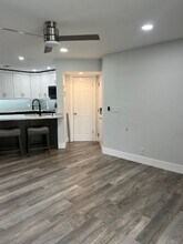 3470 Pinewalk Dr N, Unit #217 in Margate, FL - Foto de edificio - Building Photo