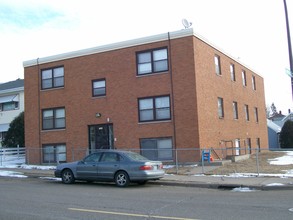 1022 Arkwright St in St. Paul, MN - Building Photo - Building Photo