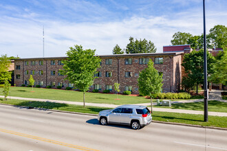 Regent-West Apartments in Whitewater, WI - Building Photo - Building Photo