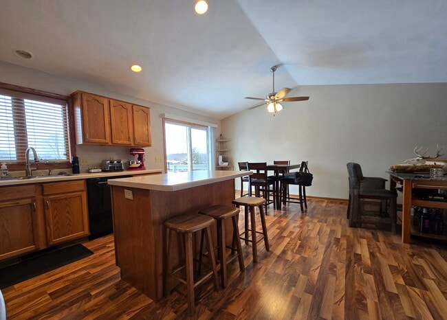 1827 Hyacinth Ct in Greenville, WI - Foto de edificio - Building Photo
