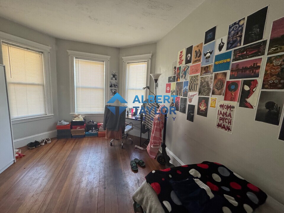 528 Cambridge St, Unit 1 in Boston, MA - Building Photo