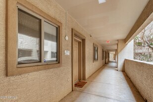 920 E Devonshire Ave in Phoenix, AZ - Building Photo