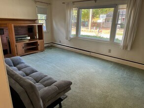 59 Orcutt Dr in Chester, VT - Building Photo - Building Photo