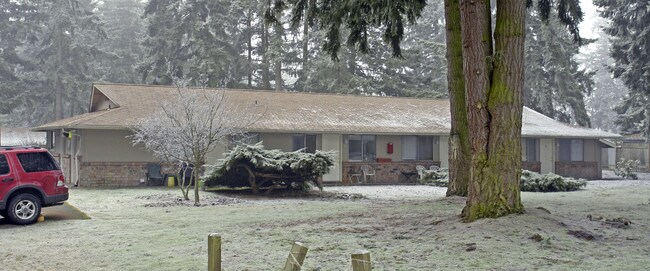 Meadow Glen Apartments in Puyallup, WA - Building Photo - Building Photo