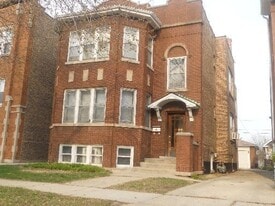 1905 Clarence Ave, Unit 2 in Berwyn, IL - Building Photo