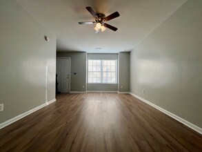 4062 Cedars Pkwy in North Charleston, SC - Building Photo - Building Photo