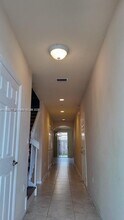 197 Las Brisas Cir in Weston, FL - Building Photo - Building Photo