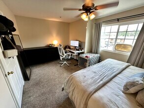 537 N Adams St, Unit 217 in Glendale, CA - Foto de edificio - Building Photo