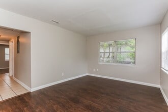 961 Kenmore St in Jacksonville, FL - Foto de edificio - Building Photo