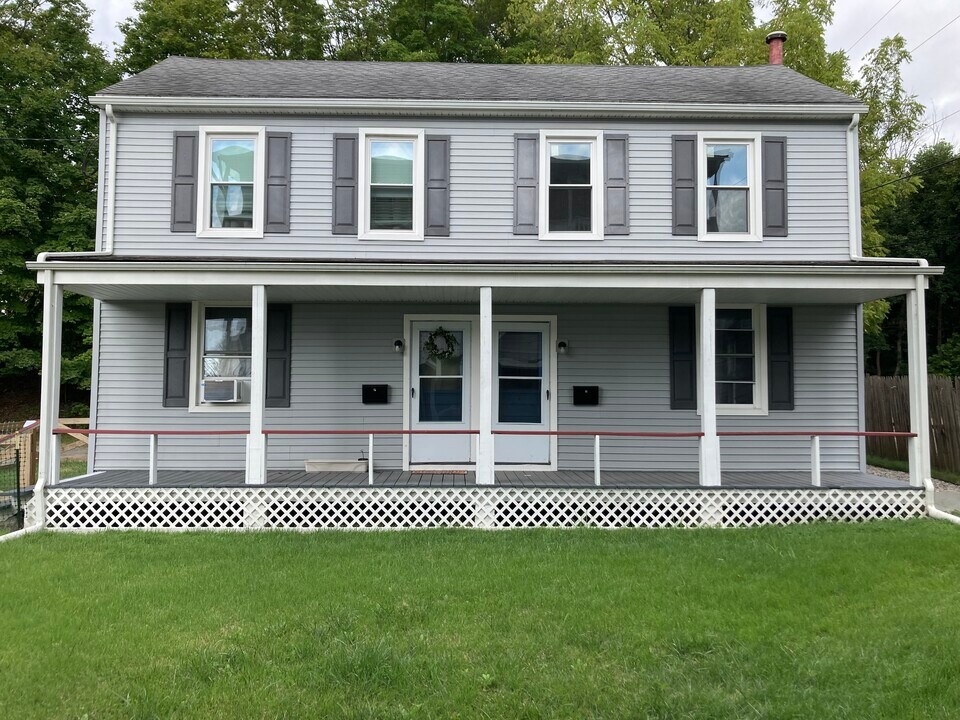 35 Main St, Unit Apt 2 in High Bridge, NJ - Building Photo