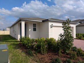 1949 Harrods Pl in Haines City, FL - Building Photo - Building Photo