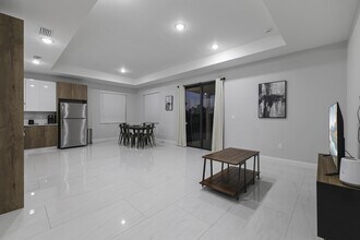 2906 65th St W in Lehigh Acres, FL - Building Photo - Building Photo