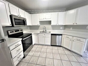 6334 W Golden Ln in Glendale, AZ - Building Photo - Building Photo