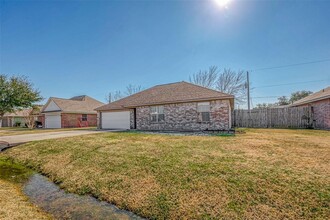 8714 Garrett St in Needville, TX - Building Photo - Building Photo