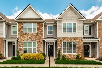 342 Manor Row in Pleasant View, TN - Building Photo - Building Photo