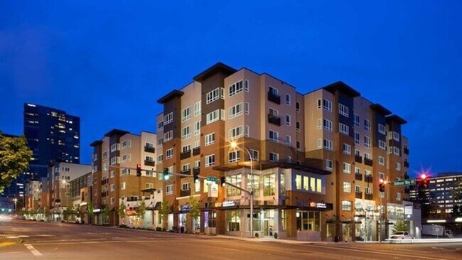 10410 NE 2nd St-Unit -00N-216 in Bellevue, WA - Building Photo - Building Photo