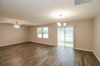 2035 Pebble Point Dr in Green Cove Springs, FL - Building Photo - Building Photo