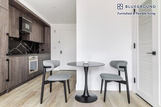 280 E Houston St in New York, NY - Building Photo - Building Photo