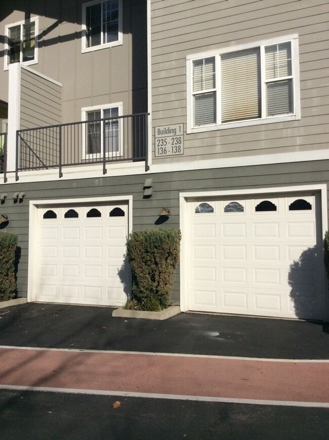 1818 Moore Blvd in Davis, CA - Building Photo - Building Photo