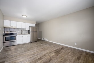 337 N Butler Ave in Marion, IN - Foto de edificio - Interior Photo