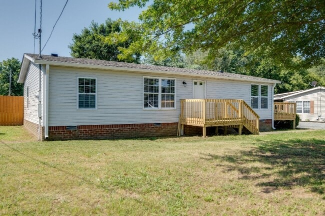 261 Santa Monica Blvd in Gallatin, TN - Foto de edificio - Building Photo