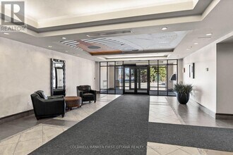 314-314 Central Park Dr in Ottawa, ON - Building Photo - Building Photo