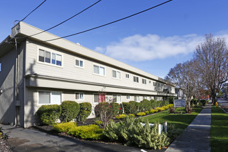 Blue Fountain Apartments in San Jose, CA - Building Photo - Building Photo