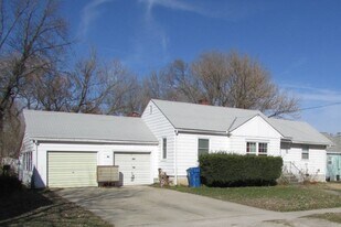 252 E North Ave in Noble, IL - Building Photo