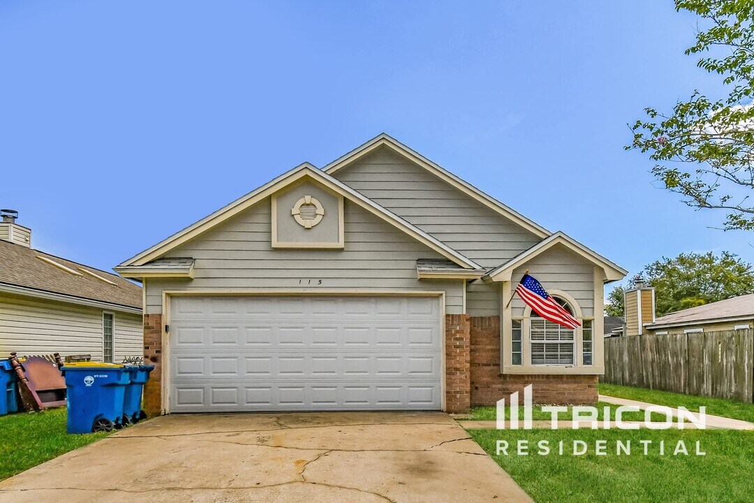 115 Naugatuck Dr in Jacksonville, FL - Building Photo