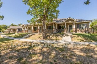 Eureka Villas in Weatherford, TX - Building Photo