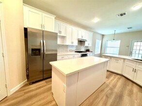 1818 Maidenhair Ln in Sugar Land, TX - Building Photo - Building Photo