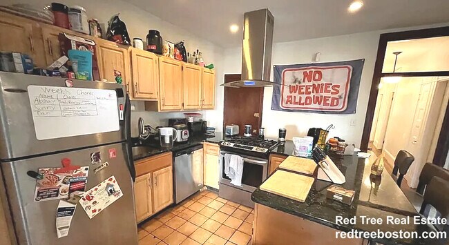 64 Fisher Ave, Unit 1