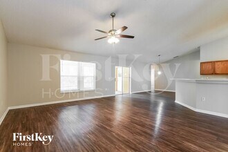 3031 Hallow Dr in Deltona, FL - Building Photo - Building Photo
