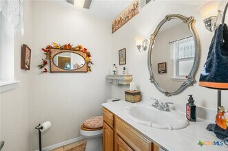 619 Strings Dr in San Antonio, TX - Building Photo - Building Photo