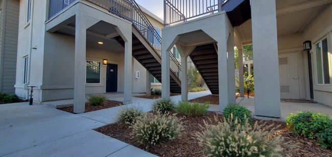 Fair Oaks Senior in Fair Oaks, CA - Foto de edificio - Building Photo