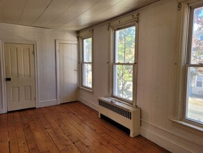 38 N Earl St in Shippensburg, PA - Building Photo - Building Photo