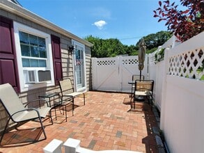 9 Harbor Hill Rd in East Setauket, NY - Building Photo - Building Photo