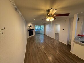 5535 Canoga Ave in Los Angeles, CA - Building Photo - Building Photo