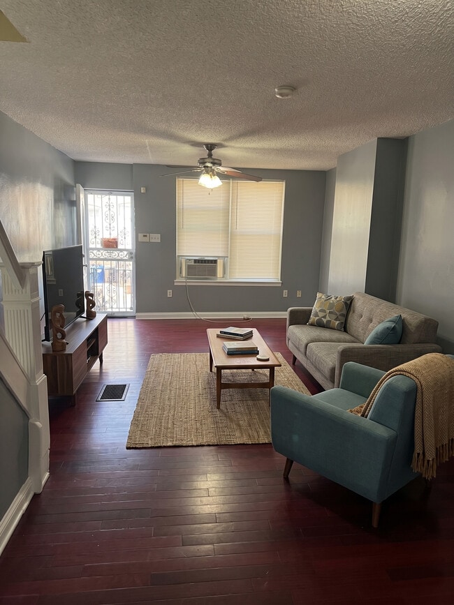 property at 2624 Gerritt St