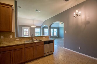 2716 Triple Crown Ln in Grand Prairie, TX - Building Photo - Building Photo