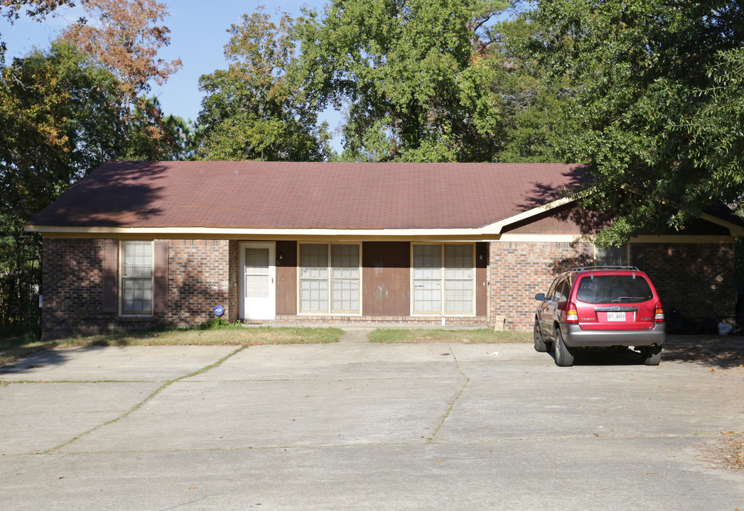 8 Montclair Ct in Columbus, GA - Building Photo