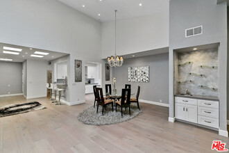 1520 S Beverly Glen Blvd in Los Angeles, CA - Building Photo - Building Photo