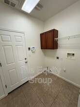 5235 W Nellis Ct in Visalia, CA - Building Photo - Building Photo
