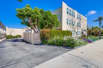 537 W. Hyde Park Blvd in Inglewood, CA - Building Photo - Building Photo